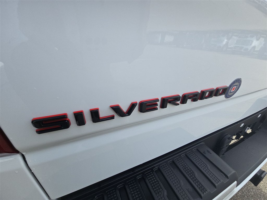 Used 2026 Chevrolet Silverado 1500 RST w/ Redline Edition AWD/4WD image 31