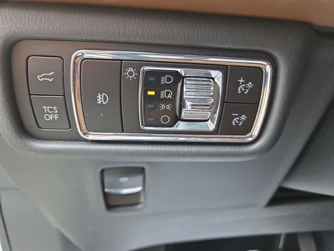 Used 2023 Lincoln Nautilus Reserve w/ Equipment Group 202A AWD/4WD image 22
