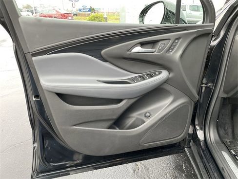 Used 2020 Buick Envision Essence image 9