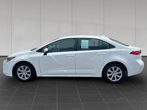 Used 2021 Toyota Corolla LE w/ Carpet Mat Package (TMS) FWD image 2