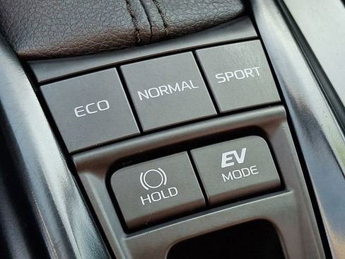 Used 2025 Toyota Camry LE image 25