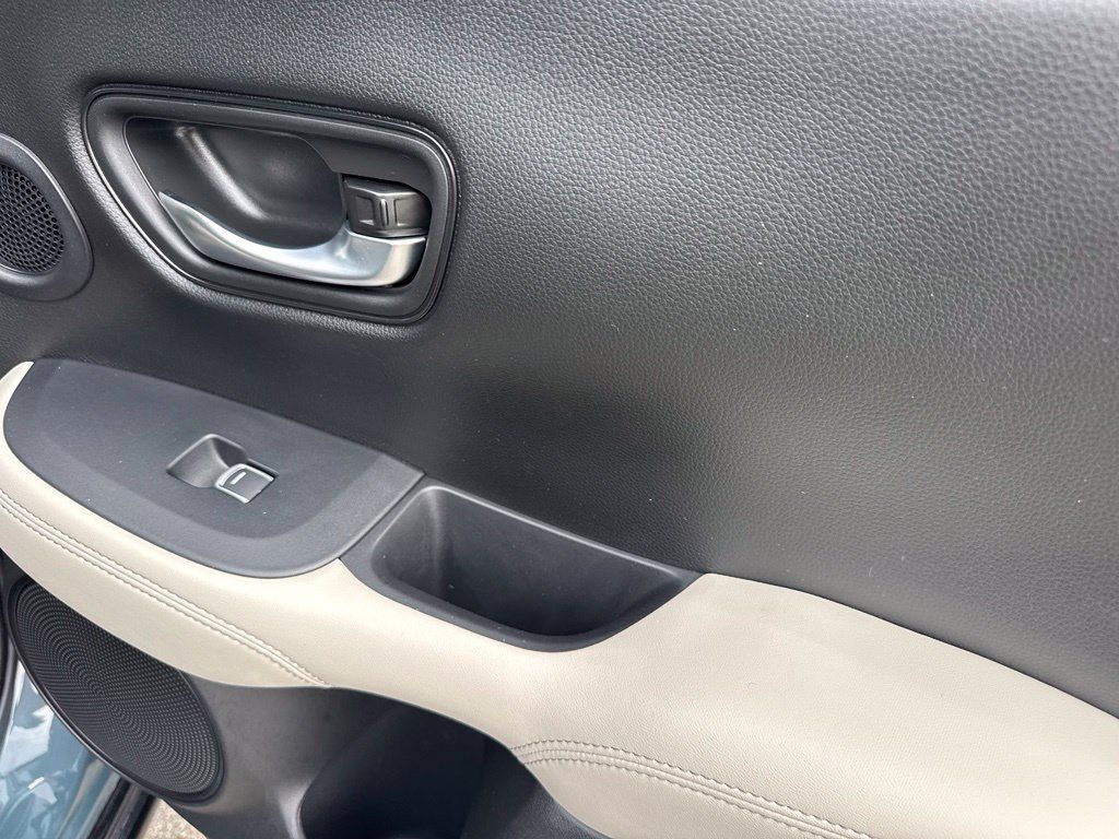 Used 2024 Honda HR-V EX-L image 37