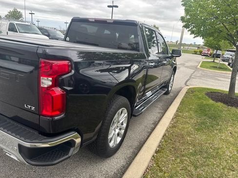 Used 2022 Chevrolet Silverado 1500 LTZ AWD/4WD image 3