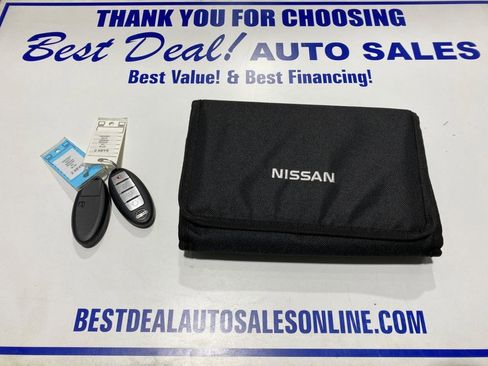 Used 2017 Nissan Rogue SV AWD/4WD image 26