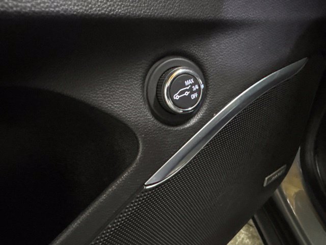 Used 2019 Buick Enclave Avenir w/ Avenir Technology Package AWD/4WD image 38