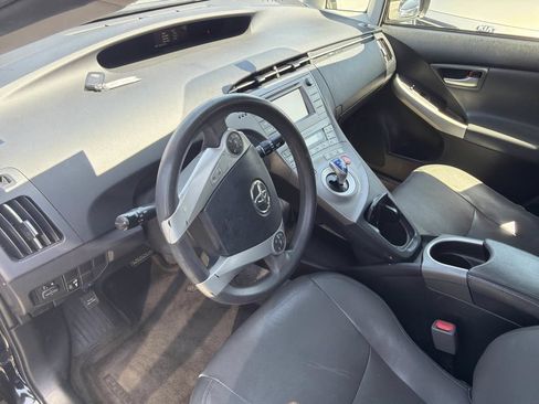 Used 2014 Toyota Prius Two FWD image 2