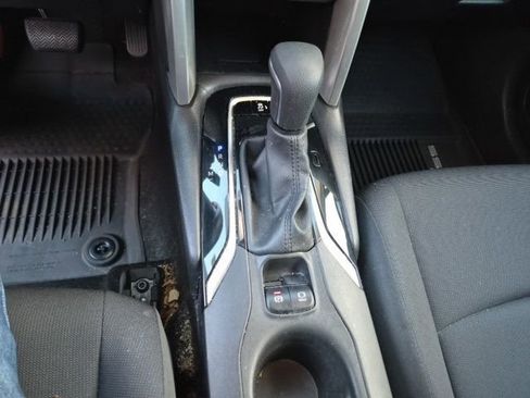 Used 2022 Toyota Corolla Cross LE image 24