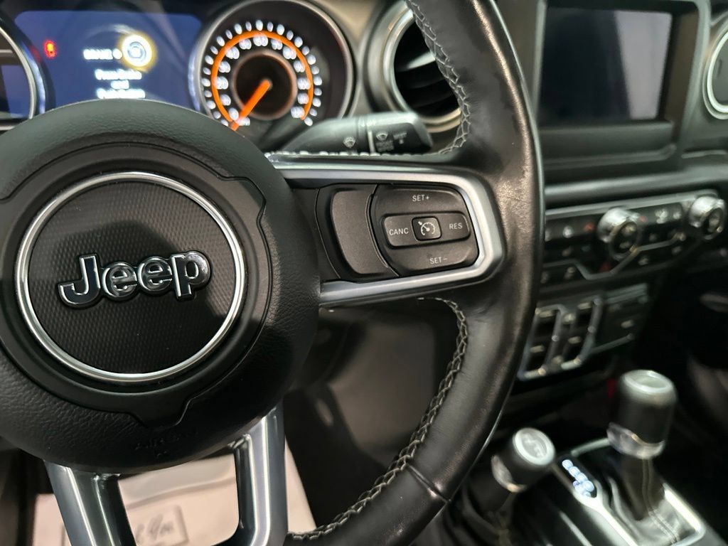Used 2021 Jeep Gladiator Overland w/ LED Lighting Group AWD/4WD image 17
