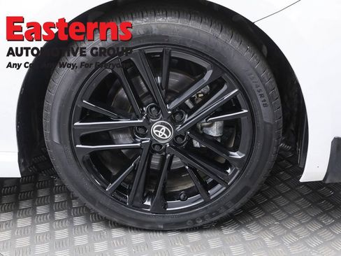 Used 2025 Toyota Camry SE FWD image 32