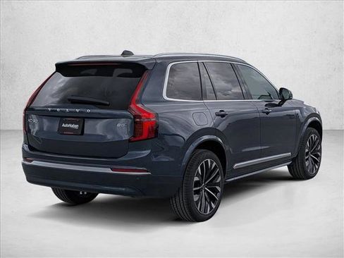 New 2026 Volvo XC90 B5 Plus w/ Protection Package image 2