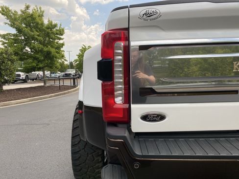 Used 2025 Ford F450 King Ranch w/ Chrome Package AWD/4WD image 42