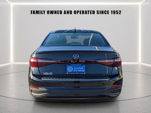 Used 2025 Volkswagen Jetta Sport image 5