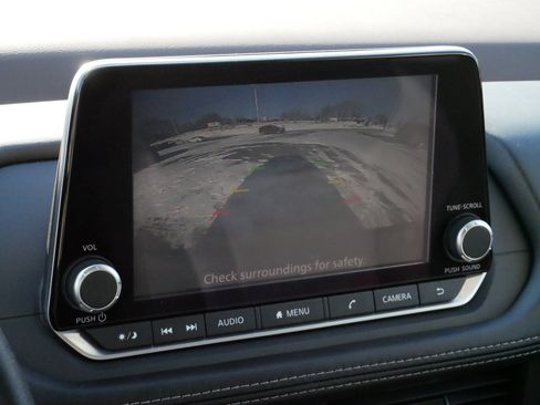 Used 2023 Nissan Rogue SV image 29