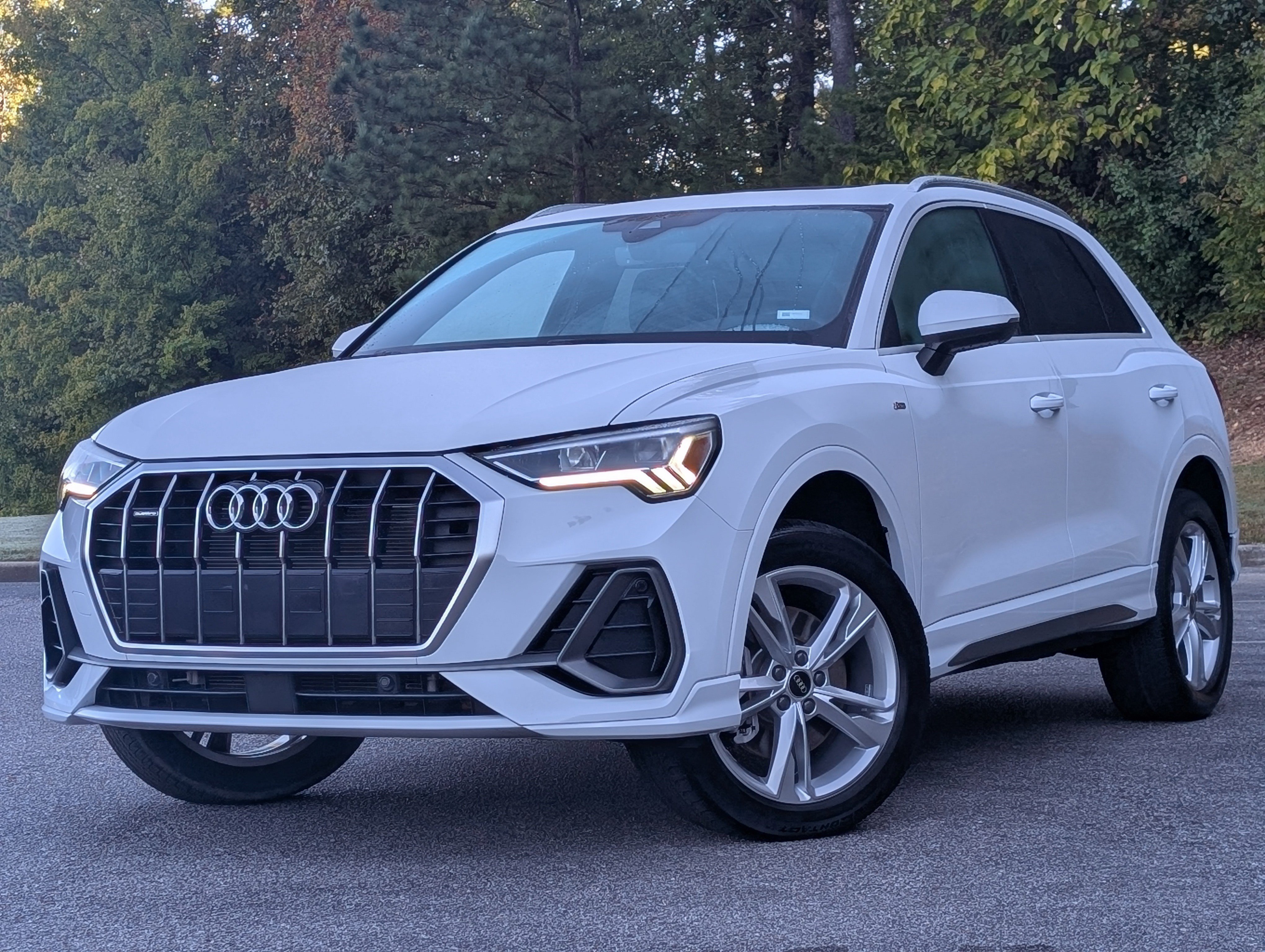 Used 2024 Audi Q3 2.0T Premium w/ Convenience Package AWD/4WD image 4