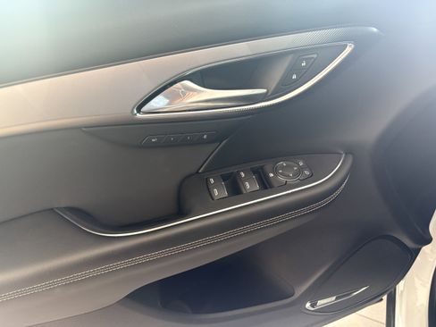 Used 2025 Buick Envision Sport Touring image 8