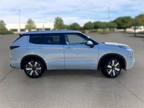 New 2025 Mitsubishi Outlander SEL image 7