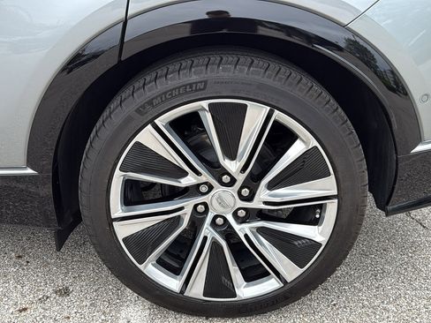 Certified 2025 Cadillac Lyriq Luxury w/ LPO, Floor Liner Package AWD/4WD image 29