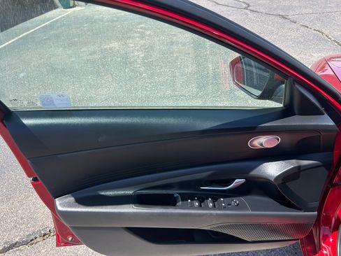 Certified 2024 Hyundai Elantra SEL FWD image 15
