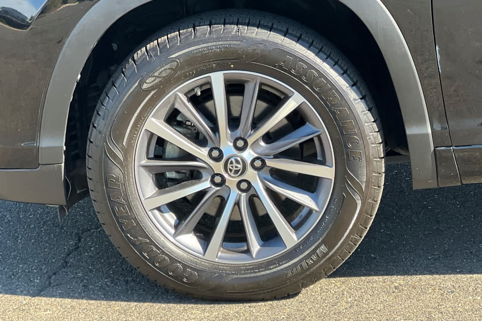 Used 2018 Toyota Highlander XLE FWD image 33