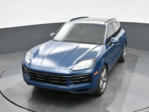 Certified 2024 Porsche Cayenne S image 33