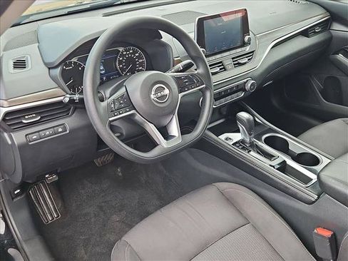 Used 2023 Nissan Altima 2.5 SV FWD image 13