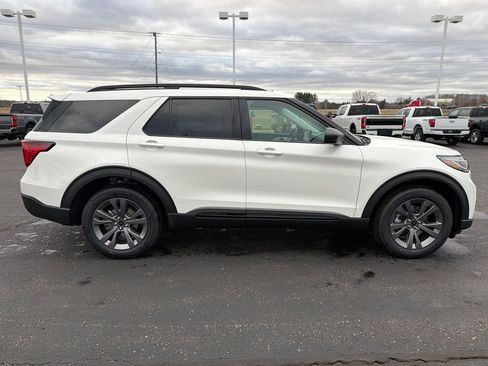 New 2026 Ford Explorer Active w/ Active Comfort Package AWD/4WD image 6