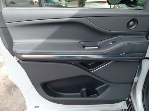 New 2026 Lincoln Navigator L Premier image 19