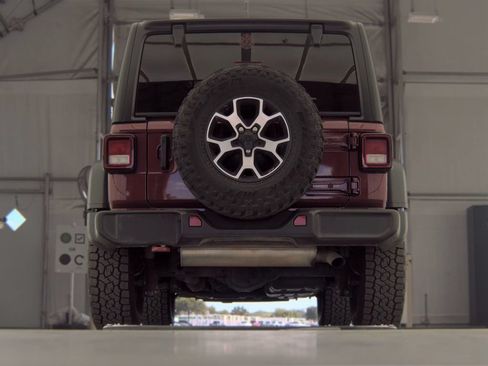 Used 2021 Jeep Wrangler Unlimited Rubicon AWD/4WD image 4