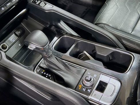 Certified 2022 Kia Telluride SX w/ SX Prestige Package image 17