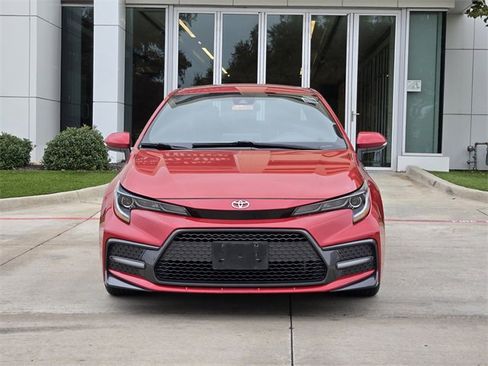 Used 2020 Toyota Corolla SE image 2