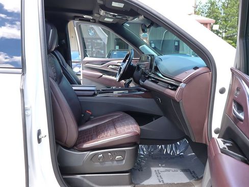 Used 2021 Cadillac Escalade ESV Sport Platinum w/ LPO, ONYX Package AWD/4WD image 31