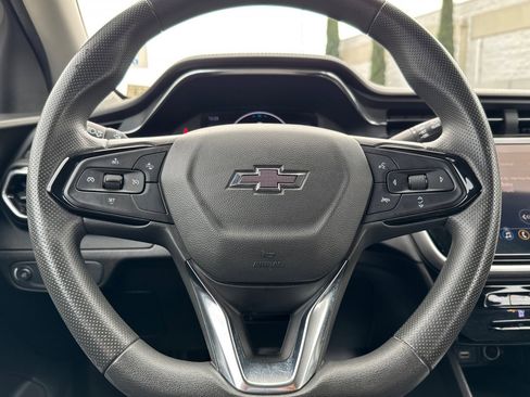 Used 2022 Chevrolet Bolt EUV LT image 26