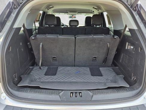 Used 2022 Ford Explorer XLT w/ Equipment Group 202A AWD/4WD image 6
