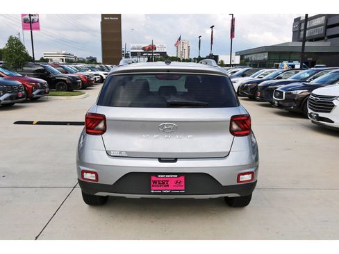 Certified 2025 Hyundai Venue SEL FWD image 8