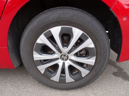 Used 2020 Toyota Prius AWD image 24