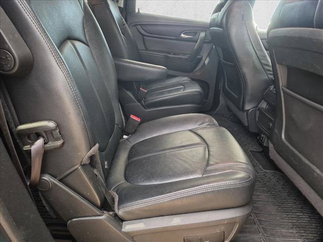 Used 2015 Chevrolet Traverse LT w/ Style and Technology Package FWD image 20