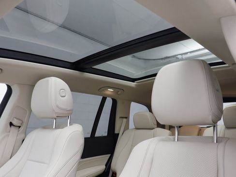 Used 2024 Mercedes-Benz GLS 450 4MATIC image 14