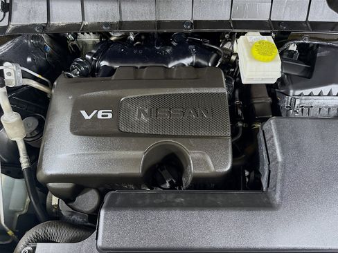 Used 2022 Nissan Pathfinder SV image 39