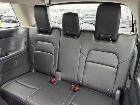 Used 2024 Nissan Pathfinder SL AWD/4WD image 31
