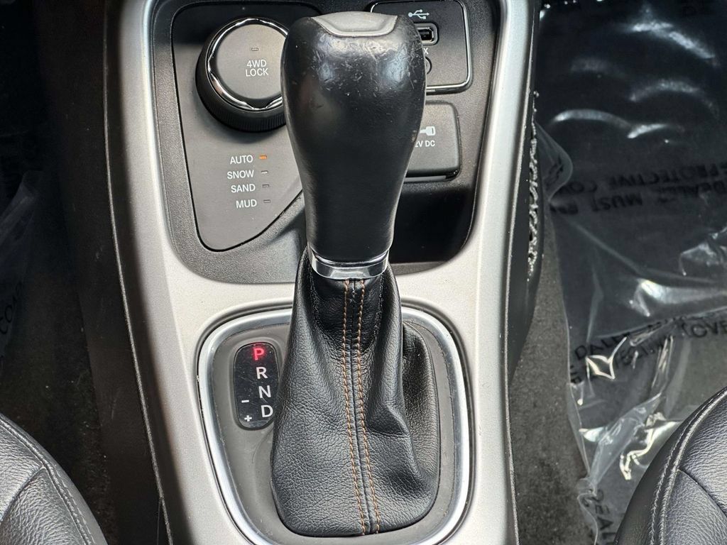 Used 2018 Jeep Compass Latitude AWD/4WD image 20
