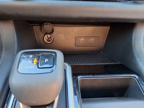 Used 2025 Nissan Pathfinder SV FWD image 28