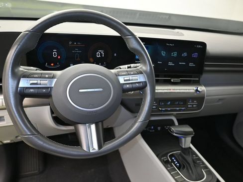 Used 2025 Hyundai Kona SEL AWD/4WD image 22