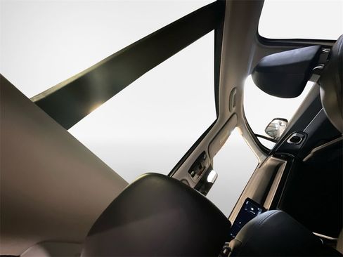 Certified 2024 Kia Sorento S w/ Panoramic Sunroof Package image 22