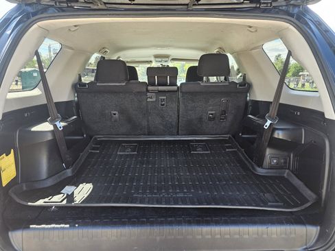 Used 2018 Toyota 4Runner SR5 AWD/4WD image 33