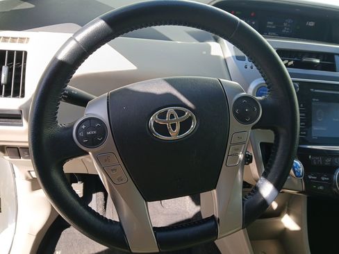 Used 2017 Toyota Prius V Four image 21