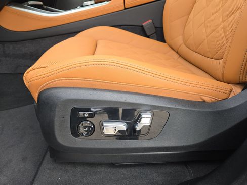 Used 2026 BMW X5 xDrive50e w/ Executive Package AWD/4WD image 17