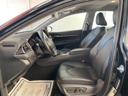 Used 2021 Toyota Camry SE FWD image 18