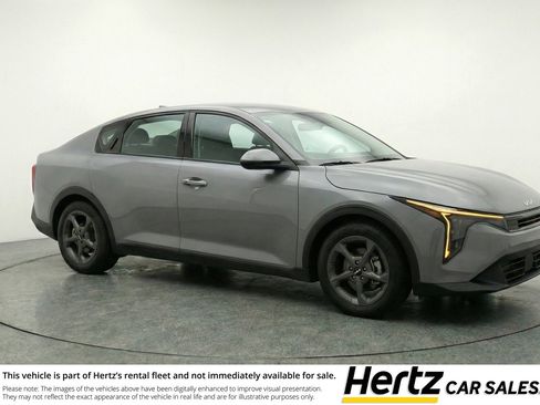 Used 2025 Kia K4 LXS image 1