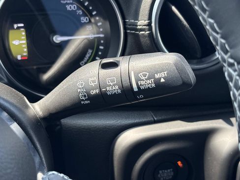 Used 2021 Jeep Wrangler Unlimited Sahara w/ Cold Weather Group AWD/4WD image 21