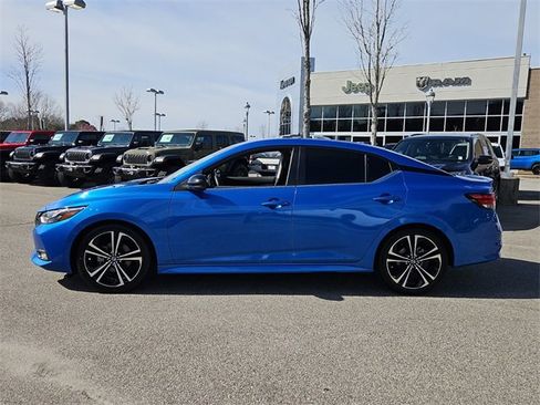 Used 2021 Nissan Sentra SR w/ Lighting Package image 5